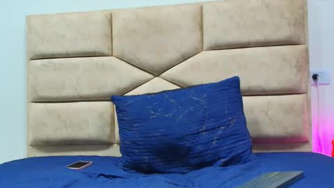 angell_cooper online show from 11/22/25, 02:27