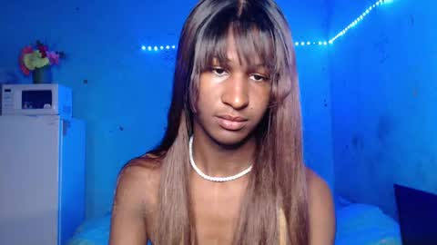 Danielle online show from 10/05/25, 01:26