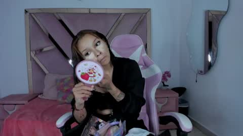 angell_petite01 online show from 06/03/26, 08:14