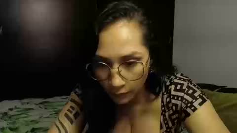  ANGELA ISABELLA  online show from 10/17/25, 08:44