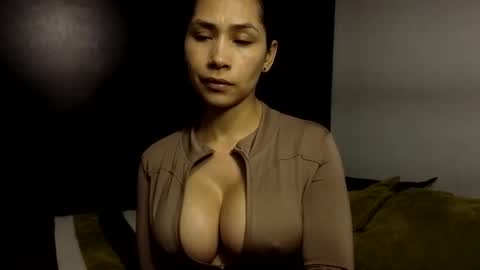  ANGELA ISABELLA  online show from 12/01/25, 08:14