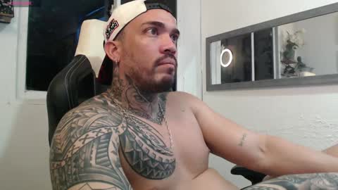 Snapshot of angellatino0 chatting on 12/15/24, 07:02 angellatino0 online show from 12/15/24, 07:02