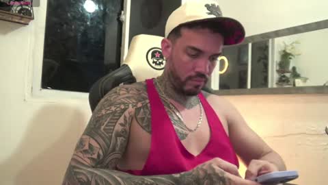 Snapshot of angellatino0 chatting on 12/26/24, 04:43 angellatino0 online show from 12/26/24, 04:43