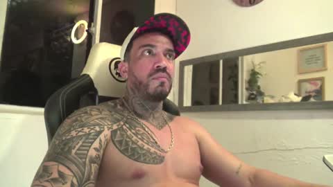 Snapshot of angellatino0 chatting on 12/27/24, 07:08 angellatino0 online show from 12/27/24, 07:08