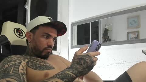 Snapshot of angellatino0 chatting on 01/02/25, 07:01 angellatino0 online show from 01/02/25, 07:01