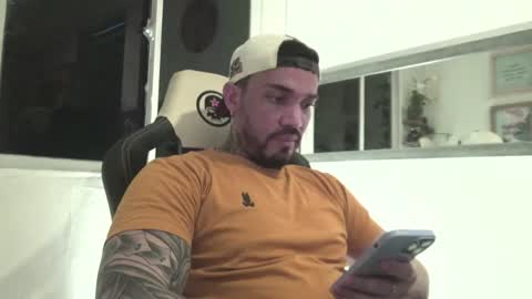 Snapshot of angellatino0 chatting on 01/03/25, 12:11 angellatino0 online show from 01/03/25, 12:11