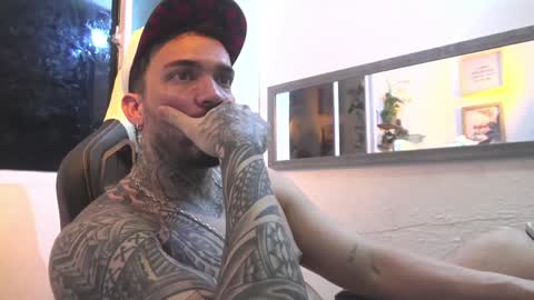 Snapshot of angellatino0 chatting on 01/04/25, 09:32 angellatino0 online show from 01/04/25, 09:32