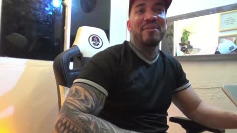 Snapshot of angellatino0 chatting on 01/06/25, 02:15 angellatino0 online show from 01/06/25, 02:15