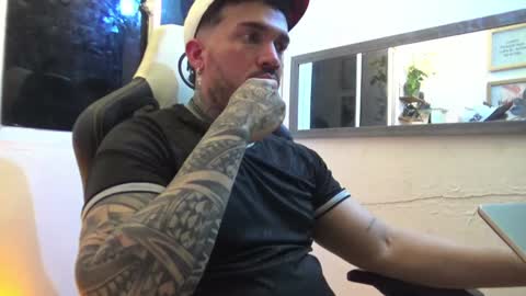 Snapshot of angellatino0 chatting on 01/06/25, 06:03 angellatino0 online show from 01/06/25, 06:03