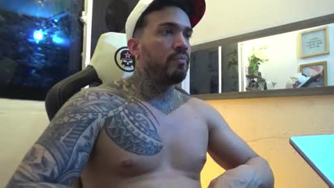 Snapshot of angellatino0 chatting on 01/12/25, 01:11 angellatino0 online show from 01/12/25, 01:11