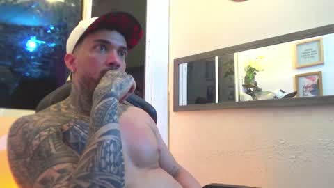 Snapshot of angellatino0 chatting on 01/19/25, 06:53 angellatino0 online show from 01/19/25, 06:53