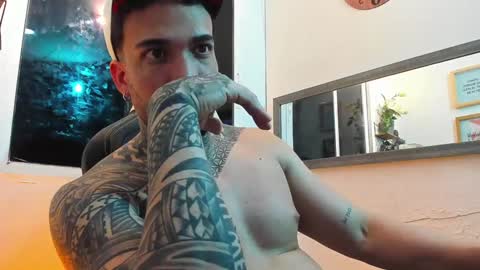 Snapshot of angellatino0 chatting on 01/21/25, 04:21 angellatino0 online show from 01/21/25, 04:21