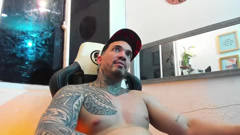 Snapshot of angellatino0 chatting on 01/21/25, 07:26 angellatino0 online show from 01/21/25, 07:26