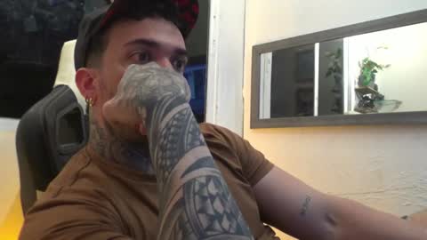 Snapshot of angellatino0 chatting on 01/27/25, 08:40 angellatino0 online show from 01/27/25, 08:40