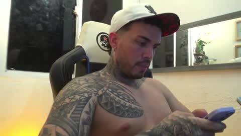 Snapshot of angellatino0 chatting on 02/01/25, 06:10 angellatino0 online show from 02/01/25, 06:10