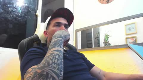 Snapshot of angellatino0 chatting on 02/04/25, 05:53 angellatino0 online show from 02/04/25, 05:53