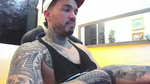 Snapshot of angellatino0 chatting on 02/05/25, 06:35 angellatino0 online show from 02/05/25, 06:35