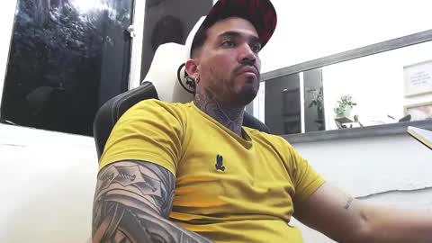 Snapshot of angellatino0 chatting on 02/16/25, 05:59 angellatino0 online show from 02/16/25, 05:59