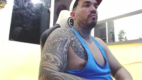 Snapshot of angellatino0 chatting on 02/17/25, 06:53 angellatino0 online show from 02/17/25, 06:53