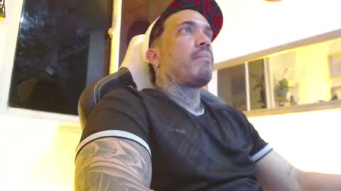 Snapshot of angellatino0 chatting on 02/20/25, 07:23 angellatino0 online show from 02/20/25, 07:23