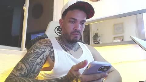 Snapshot of angellatino0 chatting on 03/08/25, 07:05 angellatino0 online show from 03/08/25, 07:05