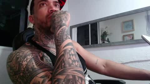 Snapshot of angellatino0 chatting on 03/12/25, 07:35 angellatino0 online show from 03/12/25, 07:35