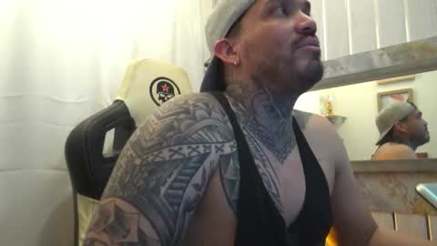 Snapshot of angellatino0 chatting on 10/04/25, 06:55 angellatino0 online show from 10/04/25, 06:55