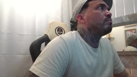 Snapshot of angellatino0 chatting on 10/09/25, 07:50 angellatino0 online show from 10/09/25, 07:50