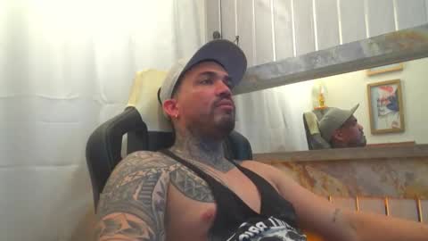 Snapshot of angellatino0 chatting on 10/10/25, 06:12 angellatino0 online show from 10/10/25, 06:12