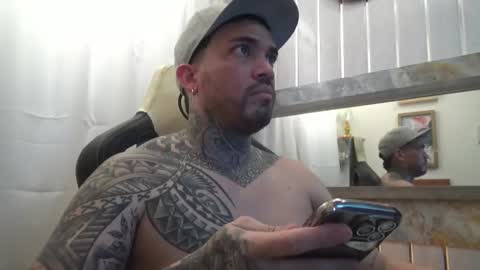 Snapshot of angellatino0 chatting on 10/13/25, 04:23 angellatino0 online show from 10/13/25, 04:23