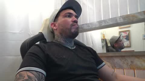 Snapshot of angellatino0 chatting on 10/20/25, 05:52 angellatino0 online show from 10/20/25, 05:52