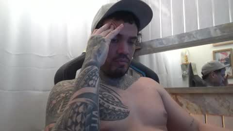 Snapshot of angellatino0 chatting on 10/25/25, 06:54 angellatino0 online show from 10/25/25, 06:54