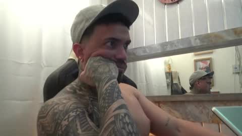 Snapshot of angellatino0 chatting on 10/29/25, 06:37 angellatino0 online show from 10/29/25, 06:37