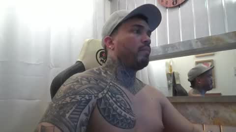 Snapshot of angellatino0 chatting on 11/04/25, 03:27 angellatino0 online show from 11/04/25, 03:27