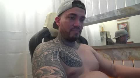 Snapshot of angellatino0 chatting on 11/09/25, 07:39 angellatino0 online show from 11/09/25, 07:39