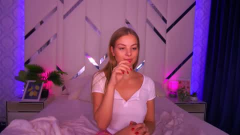 Snapshot of angelleyess chatting on 10/07/25, 03:09 angelleyess online show from 10/07/25, 03:09
