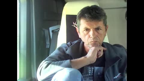 Snapshot of angelo888888 chatting on 10/11/25, 02:48 angelo888888 online show from 10/11/25, 02:48