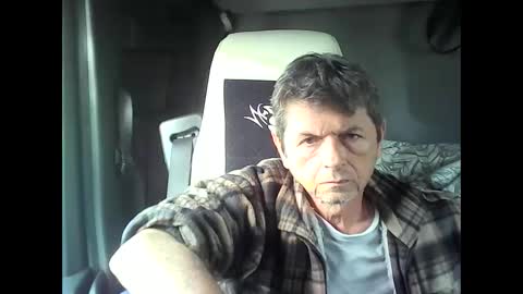 Snapshot of angelo888888 chatting on 10/26/25, 12:11 angelo888888 online show from 10/26/25, 12:11