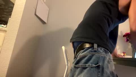 Snapshot of angeloplaya1 chatting on 02/18/26, 02:02 angeloplaya1 online show from 02/18/26, 02:02