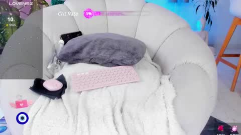 Snapshot of angelpeach_ chatting on 03/11/25, 05:02 Angel online show from 03/11/25, 05:02
