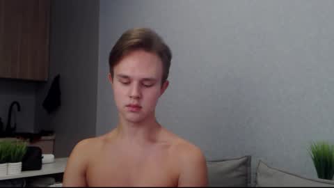 Angel online show from 10/05/25, 07:39