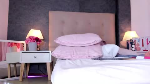 Angela online show from 02/15/25, 06:44