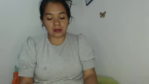 Snapshot of angelsexylatina chatting on 05/28/26, 10:18 rebeca online show from 05/28/26, 10:18