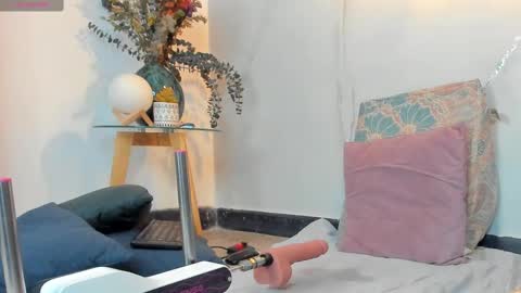 ANGIE online show from 03/01/25, 05:38