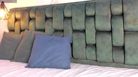 ANGIE online show from 09/22/25, 02:30