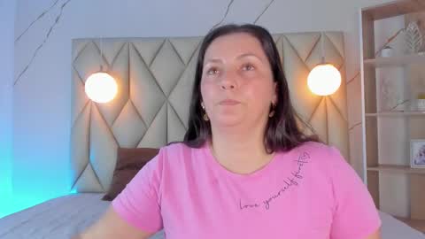 ANGIE online show from 11/27/25, 02:52