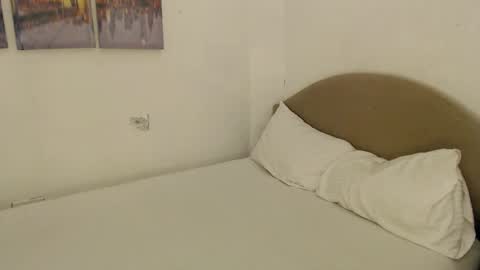 Snapshot of angeltan chatting on 01/16/26, 09:41 lucyblue online show from 01/16/26, 09:41