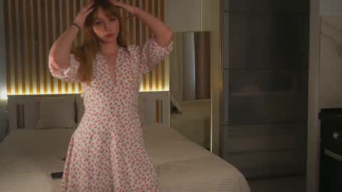 Luna online show from 04/24/26, 03:58