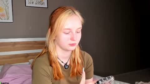 Snapshot of angelwise chatting on 07/08/26, 03:11 angelwise online show from 07/08/26, 03:11