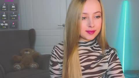 Snapshot of angelxloe chatting on 04/28/26, 11:43 Im Chloe i do FLASH BOOBS for new fan club online show from 04/28/26, 11:43